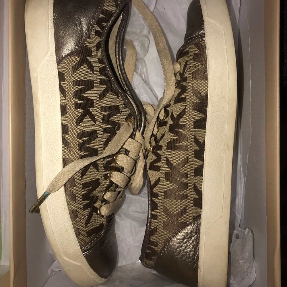 MICHAEL KORS SNEAKERS SIZE 8